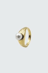 Pearl Top Gold Ring